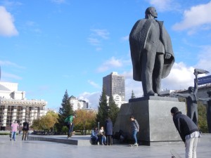 Auch in Nowosibirsk darf eine Leninstatue nicht fehlen. Ein guter Platz zum skaten.